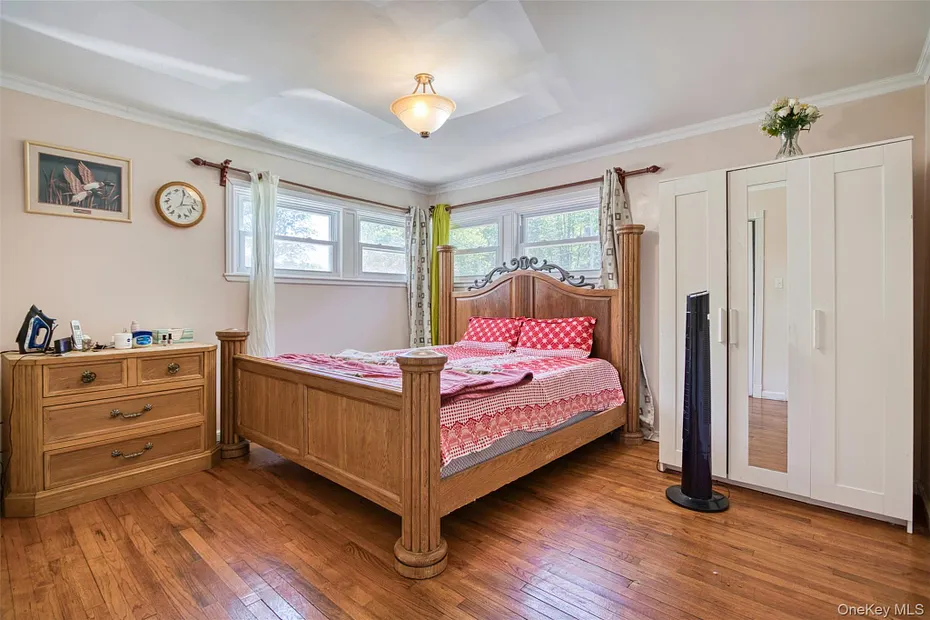 32 Mager Avenue Photo 10