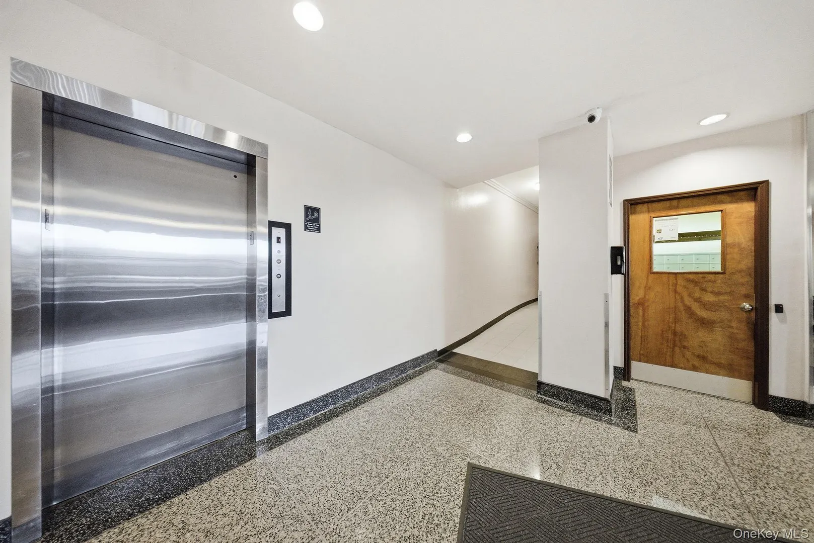 250 N Broadway  #5B Photo 29