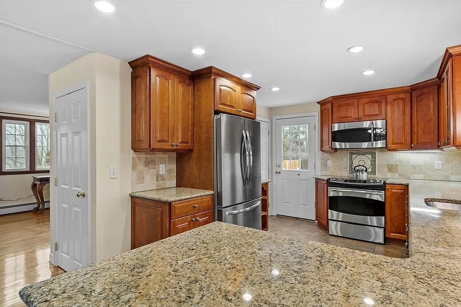 33 Eastview Road Photo 9
