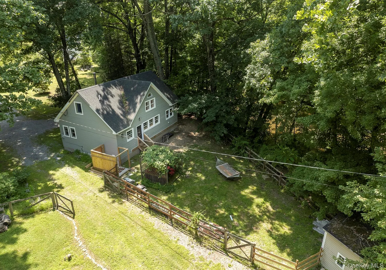 13-14 Creekside Place Photo 5