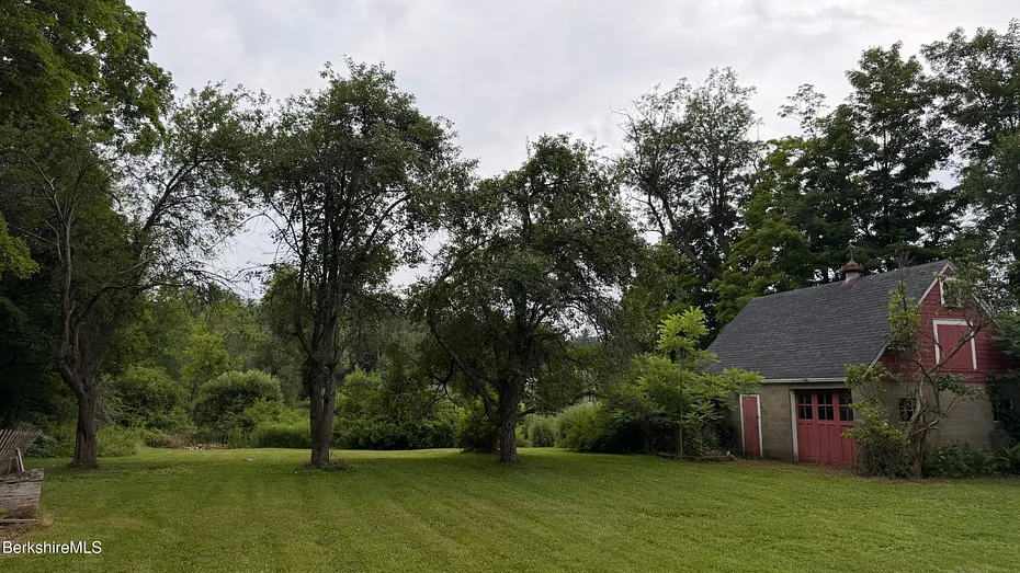 674 Mohawk Trail Photo 4