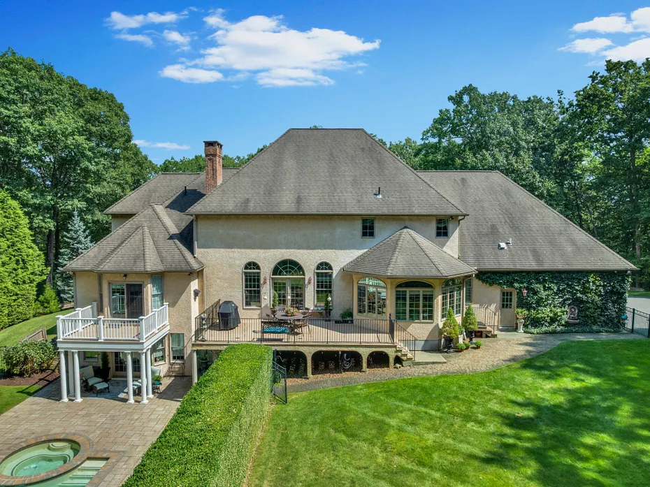 136 Long Lane Photo 3