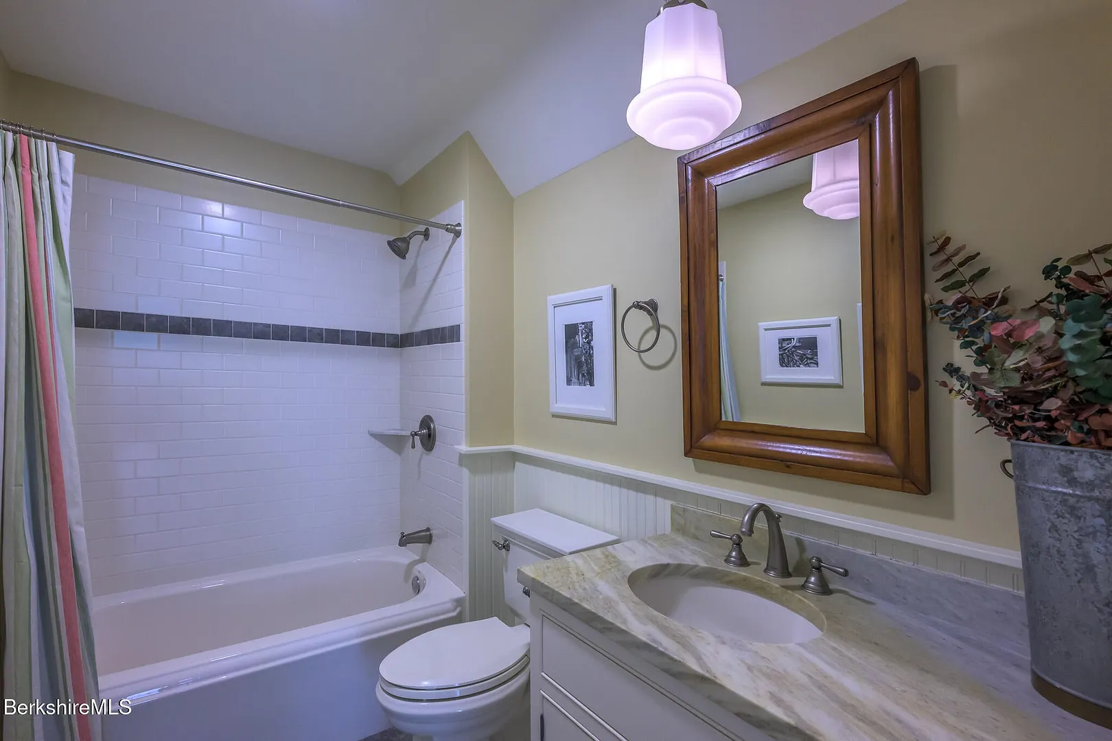 233 Monument Valley Rd Photo 44