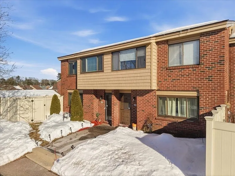 49 Elderwood Dr #49 Photo 2