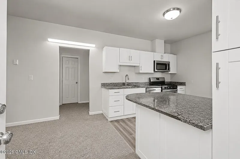 177 Davis Avenue 2 Photo 7