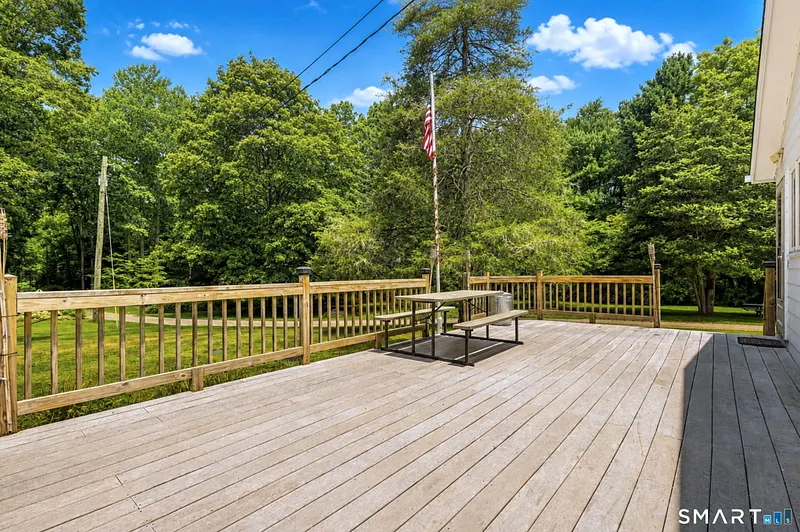 86 Spencer Hill Photo 24