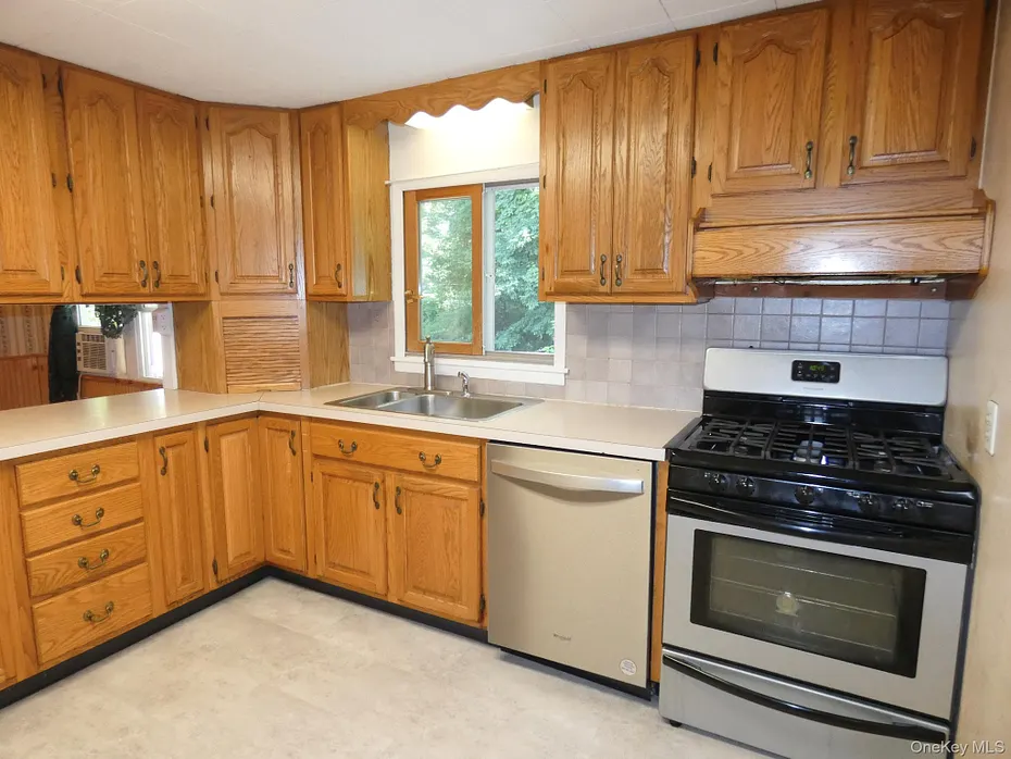 28 Hilltop Drive Photo 9