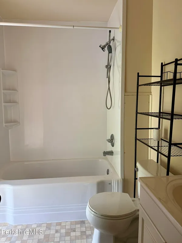 50 Buel St Photo 20