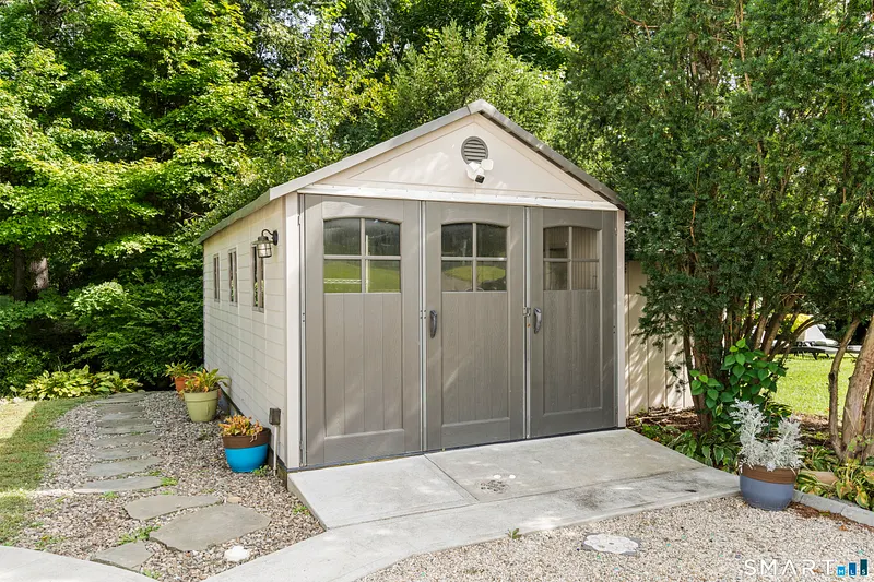 27 Amherst Place Photo 39
