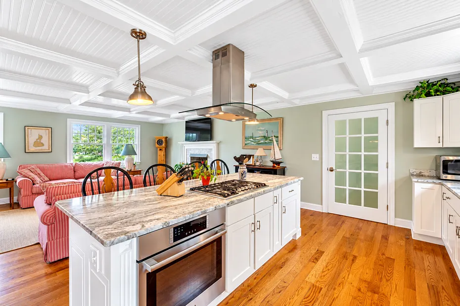 8 Montauk Avenue Photo 21