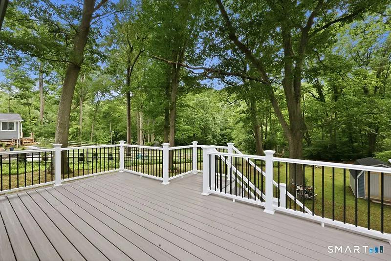 445 Lincoln Drive Photo 8