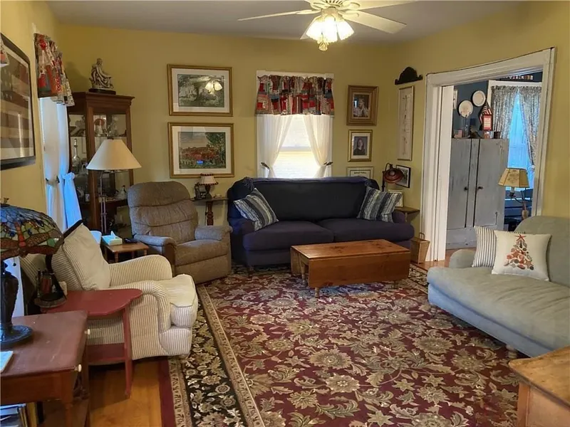 126 East Avenue Photo 9