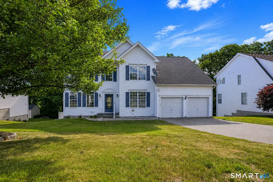 46 Auburn Way Photo 3