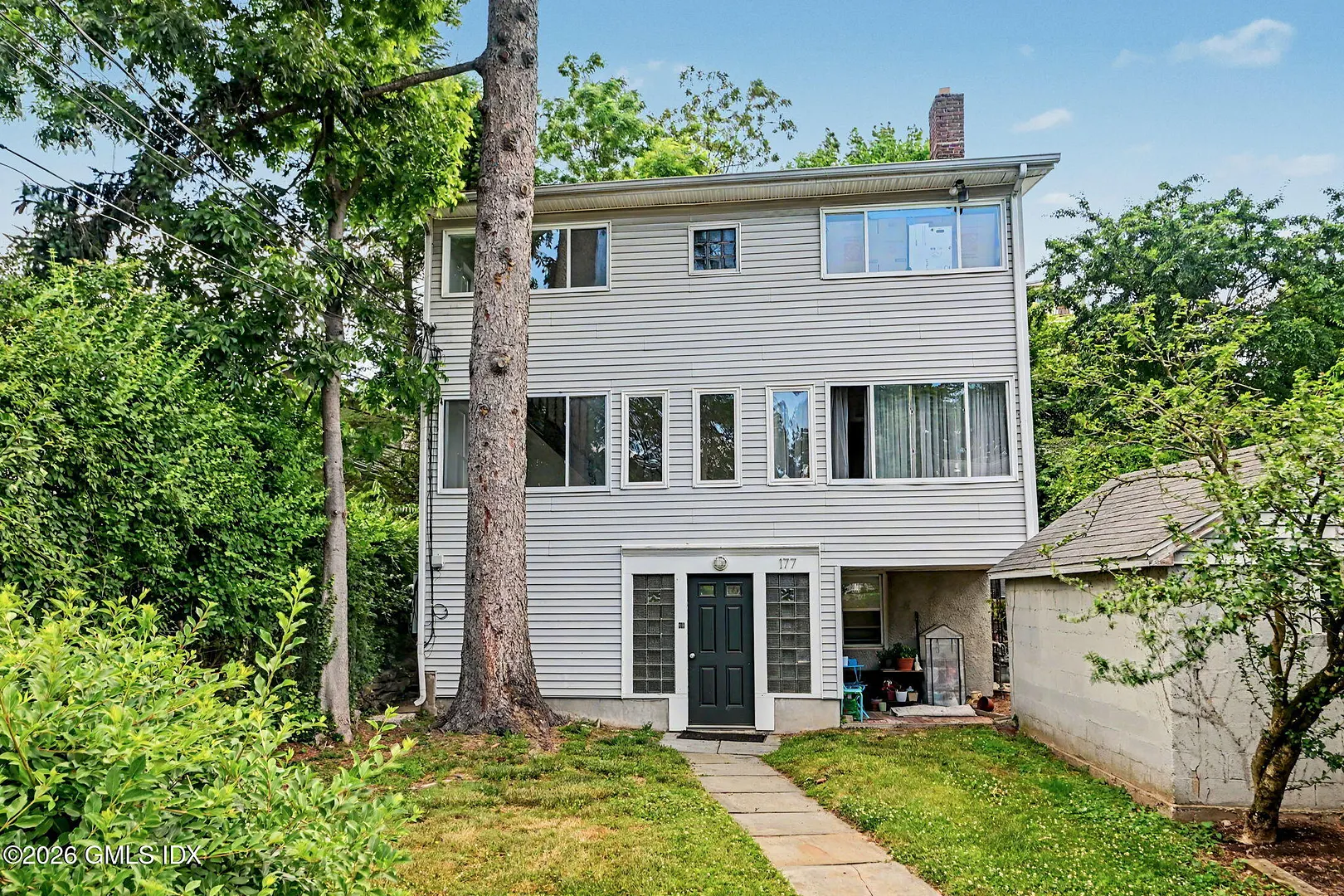 177 Davis Avenue 2 Photo 1