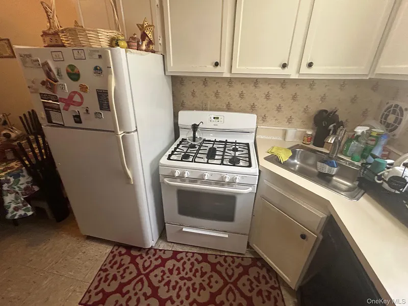 107 Sneden Place W #107 Photo 2