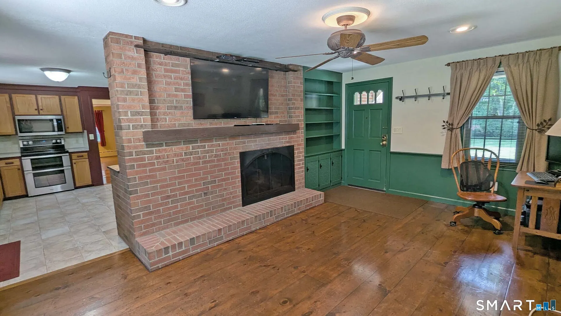 25 1/2 Edgerton Street Photo 13