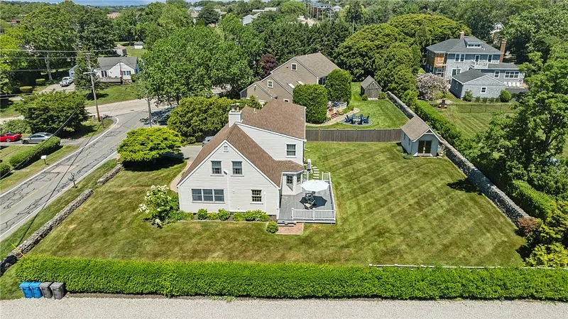 14 Wolcott Avenue Photo 45