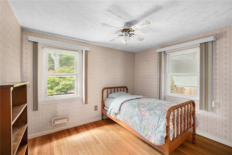 108 Longfellow Drive Photo 22
