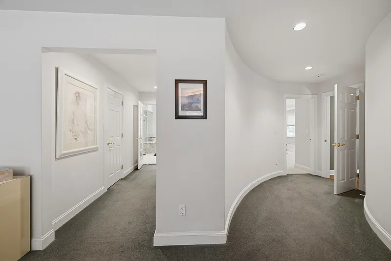 10 Taunton Hill Road Photo 26