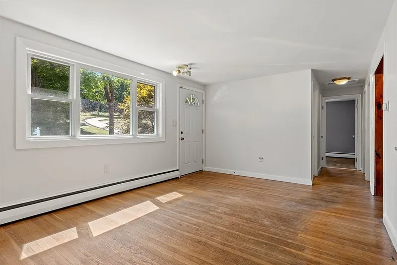 85 Gile St Photo 5