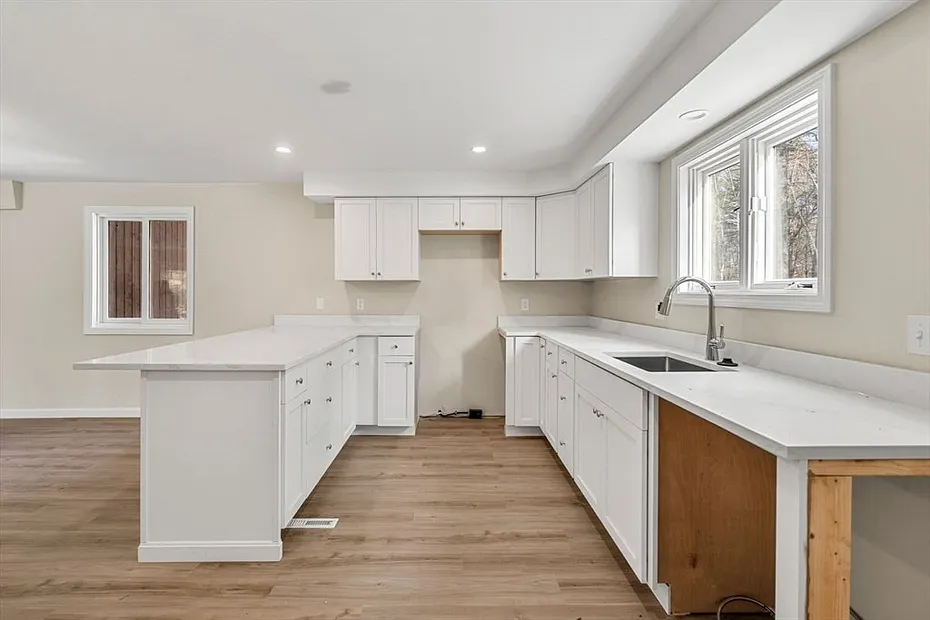 153 Coffin Rd  #10 Photo 21