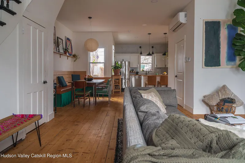 517 State Street Photo 11