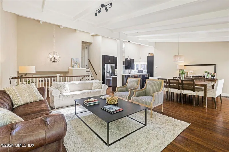 70 Gregory Road Photo 4