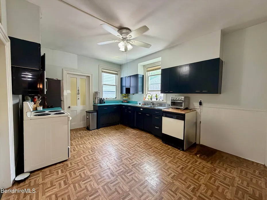 50 Buel St Photo 7