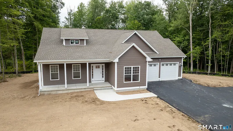 18 Spring Hill Lane Photo 2