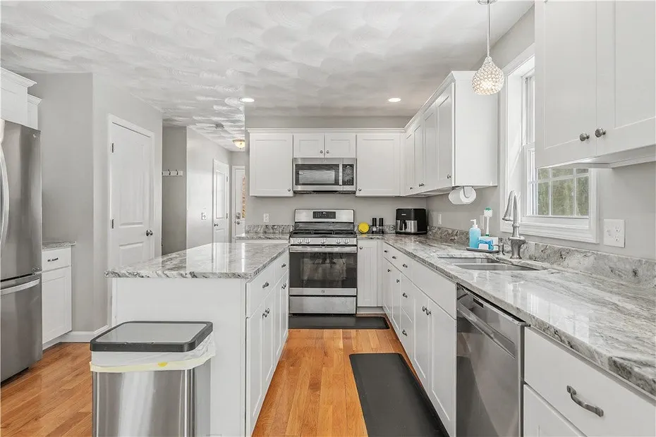 100 Franklin Road Photo 26