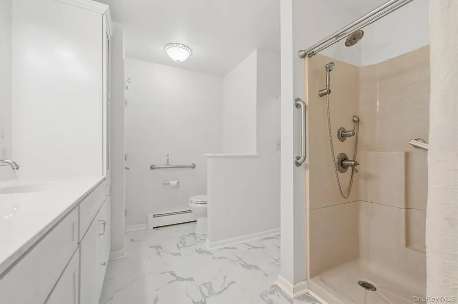 1069 Wolcott Avenue Photo 28