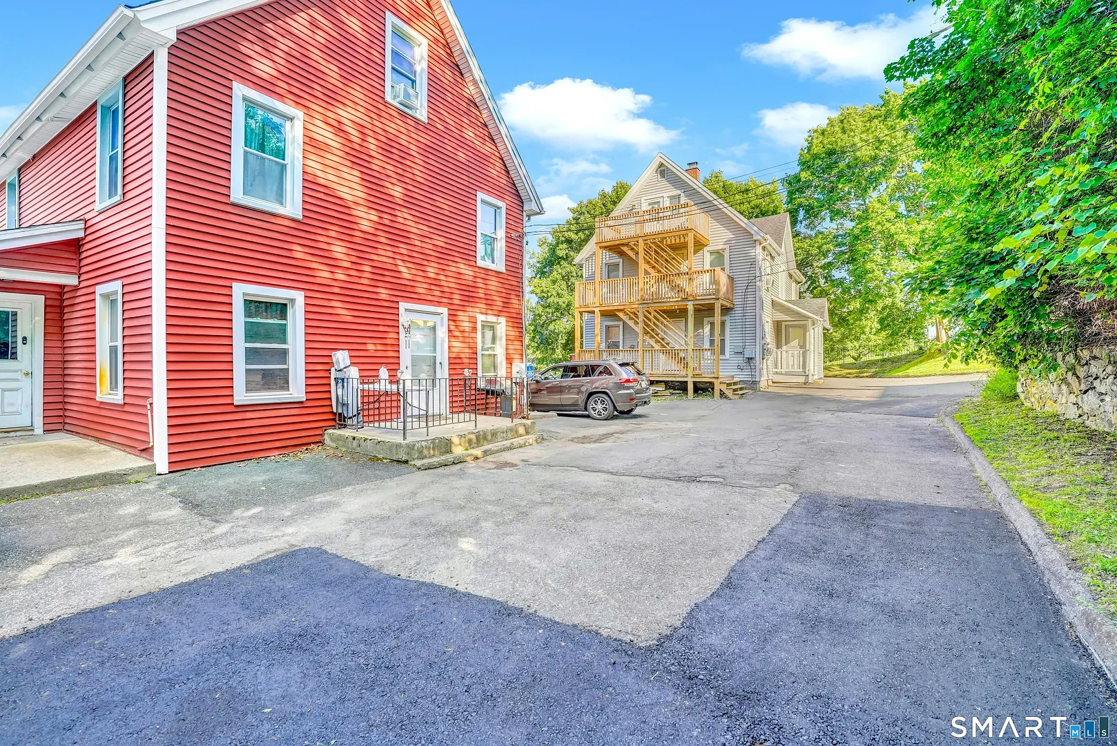 805 Main Street Photo 4