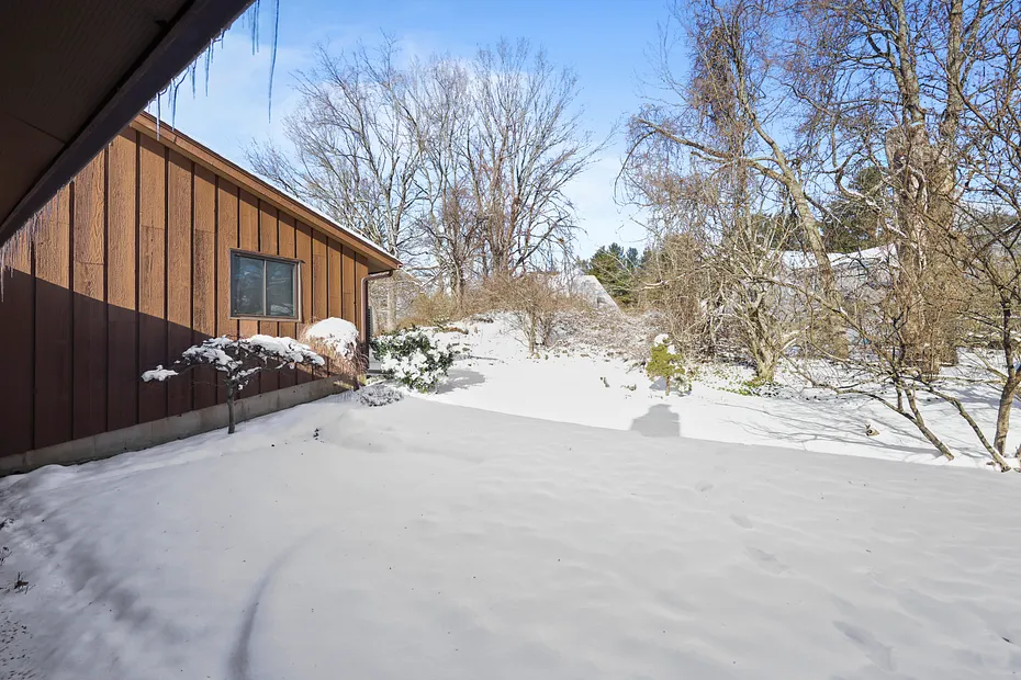 60 Churchill Crest Photo 23
