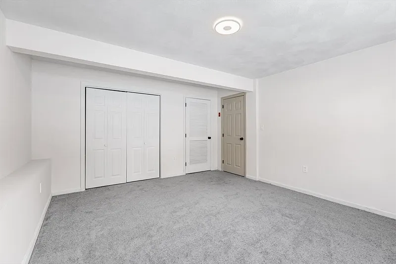 51 Belmont Ave Photo 18