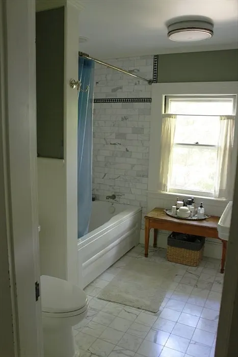 254 Lincoln Photo 29