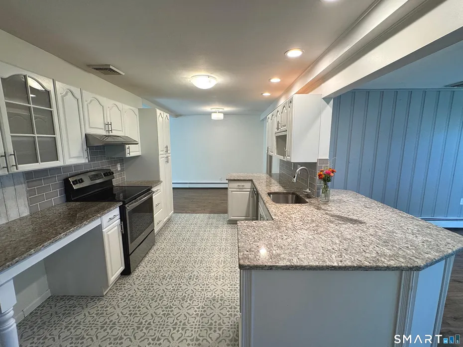 77 Curtis Road Photo 5