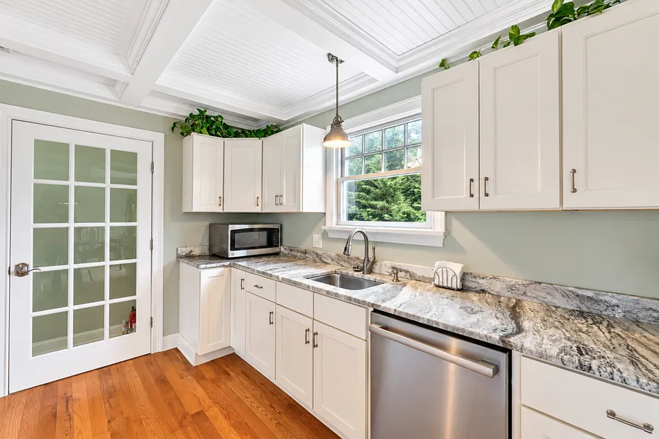 8 Montauk Avenue Photo 24