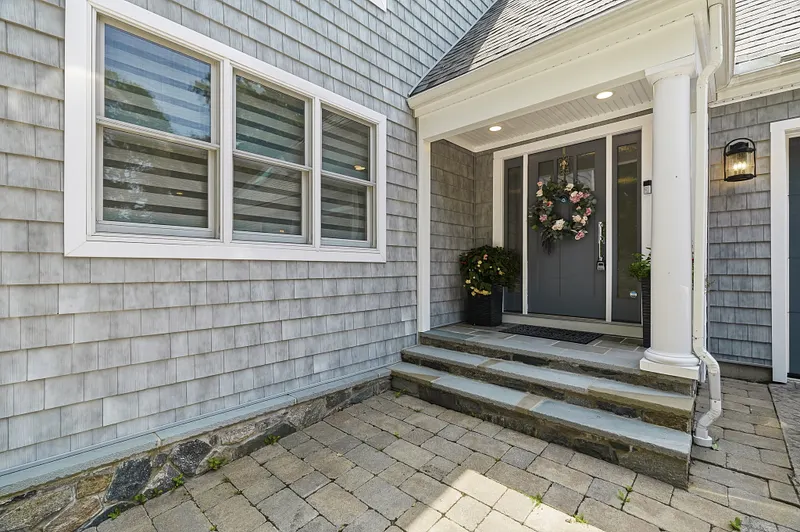 929 Pequot Avenue Photo 6