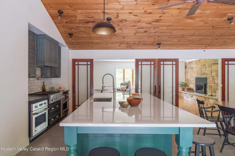 57 Anderson Road Photo 3