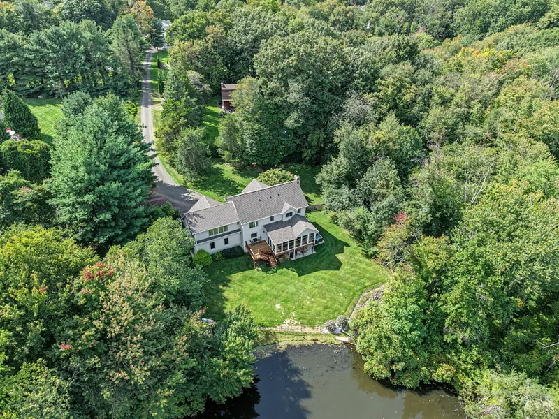 94 Tomlinson Road Photo 2