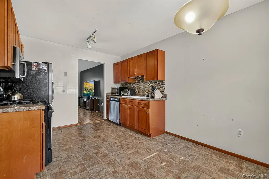 154 Eagleton Drive Photo 4