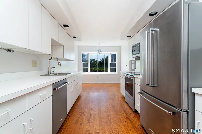 170 Glengarry Road #170 Photo 13