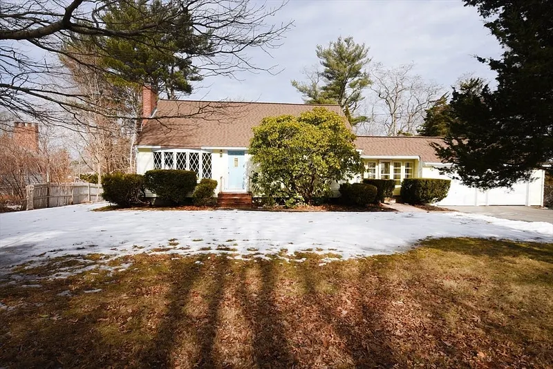 366 Webster St Photo 1