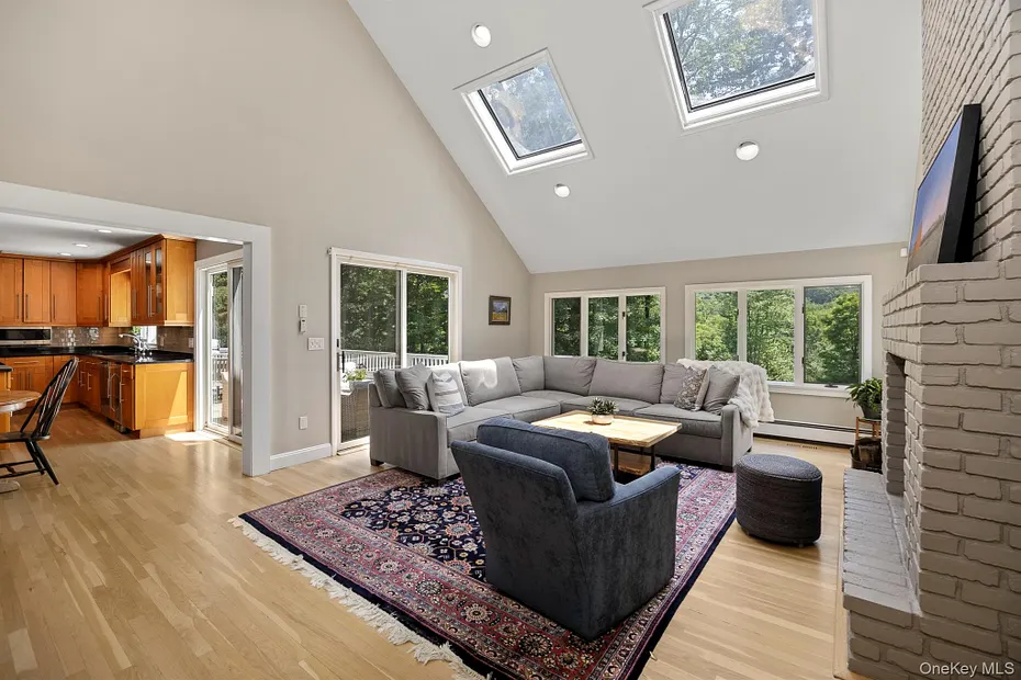 12 Hilltop Road Photo 12