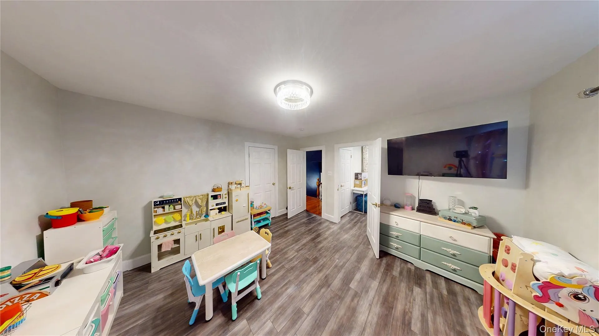 88 Grand Avenue Photo 22