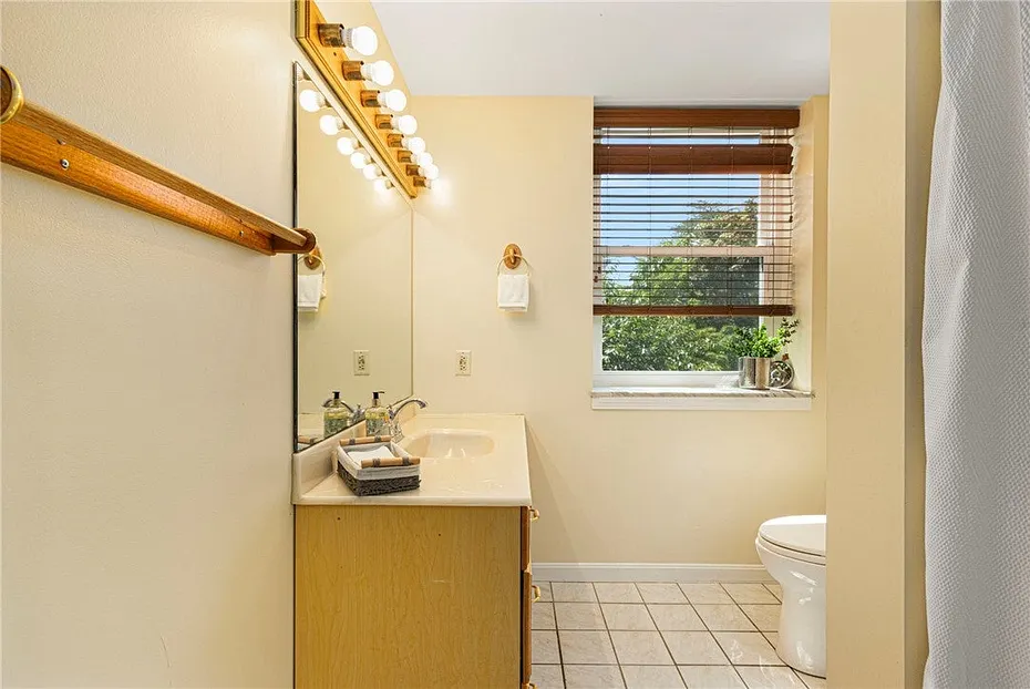 3524 W Shore Road  #301 Photo 18