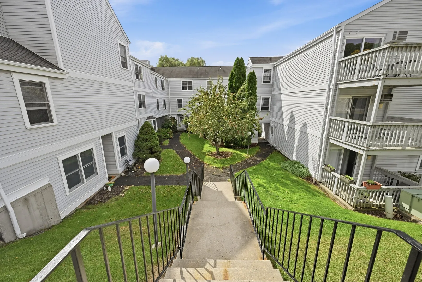 55 Mill Plain Road  #32-1 Photo 28