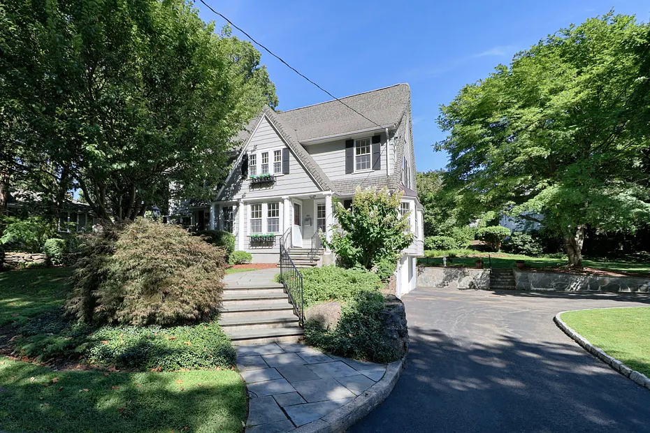 96 Benedict Avenue Photo 1