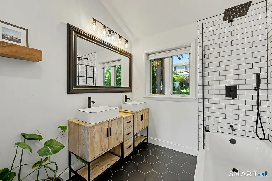 52 West Street Photo 31