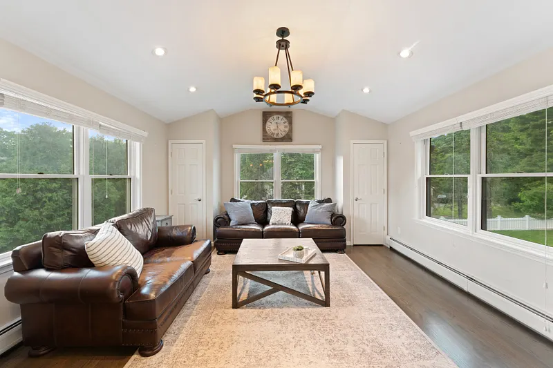 1 Sherwood Road Photo 9